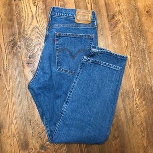 Size 29 Levi Wedgie Straight
